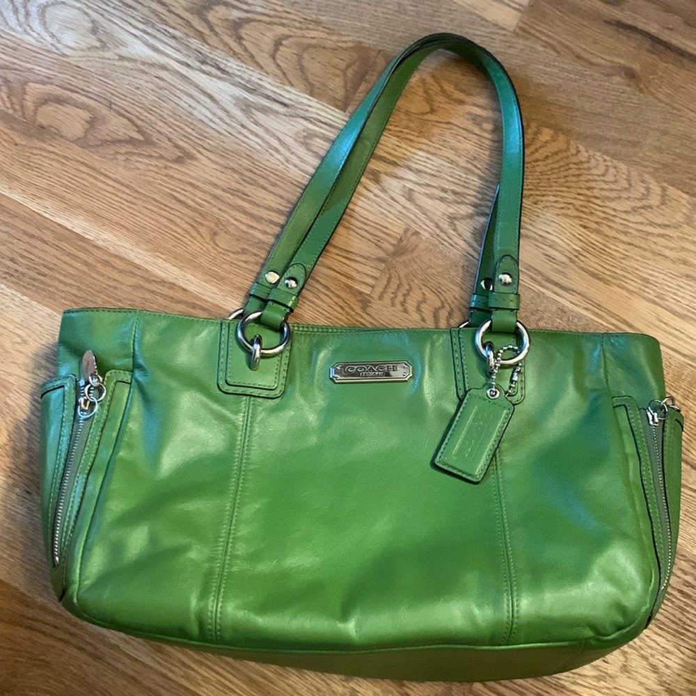 Vintage Coach Gallery Tote in Green Leather F19252